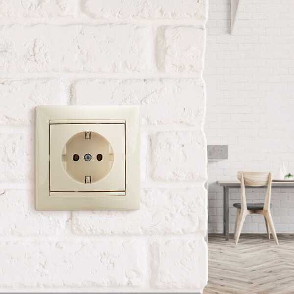 Розетка Systeme Electric AtlasDesign встраиваемая белая (ATN000124)