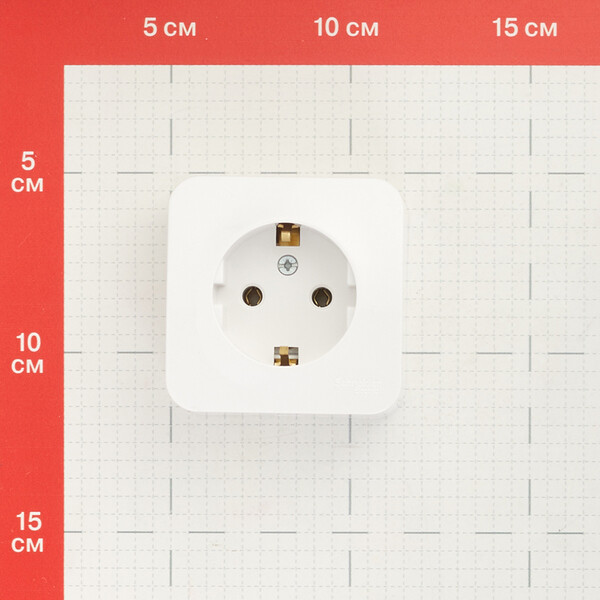 Розетка Systeme Electric Этюд накладная белая со шторками (PA16-012B)